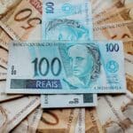 Riscos e oportunidades em empréstimos pessoais sem garantia após a alta da Selic