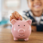 5 Dicas de como ensinar seus filhos sobre dinheiro em cada idade