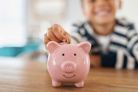 5 Dicas de como ensinar seus filhos sobre dinheiro em cada idade